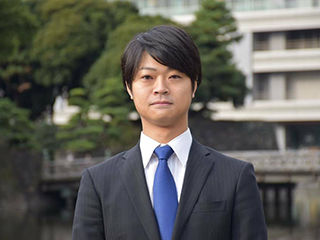 弁護士 佐藤塁